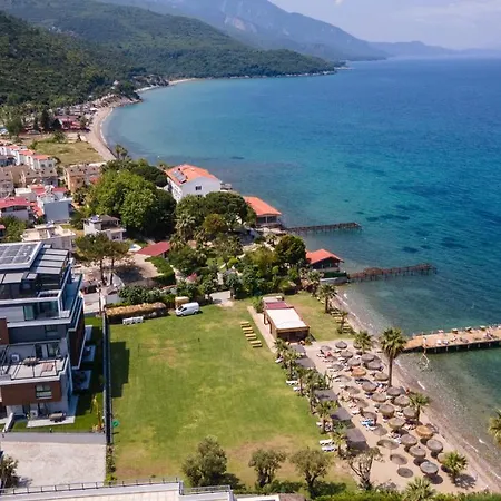 Aparthotel Artan Suites Apart
